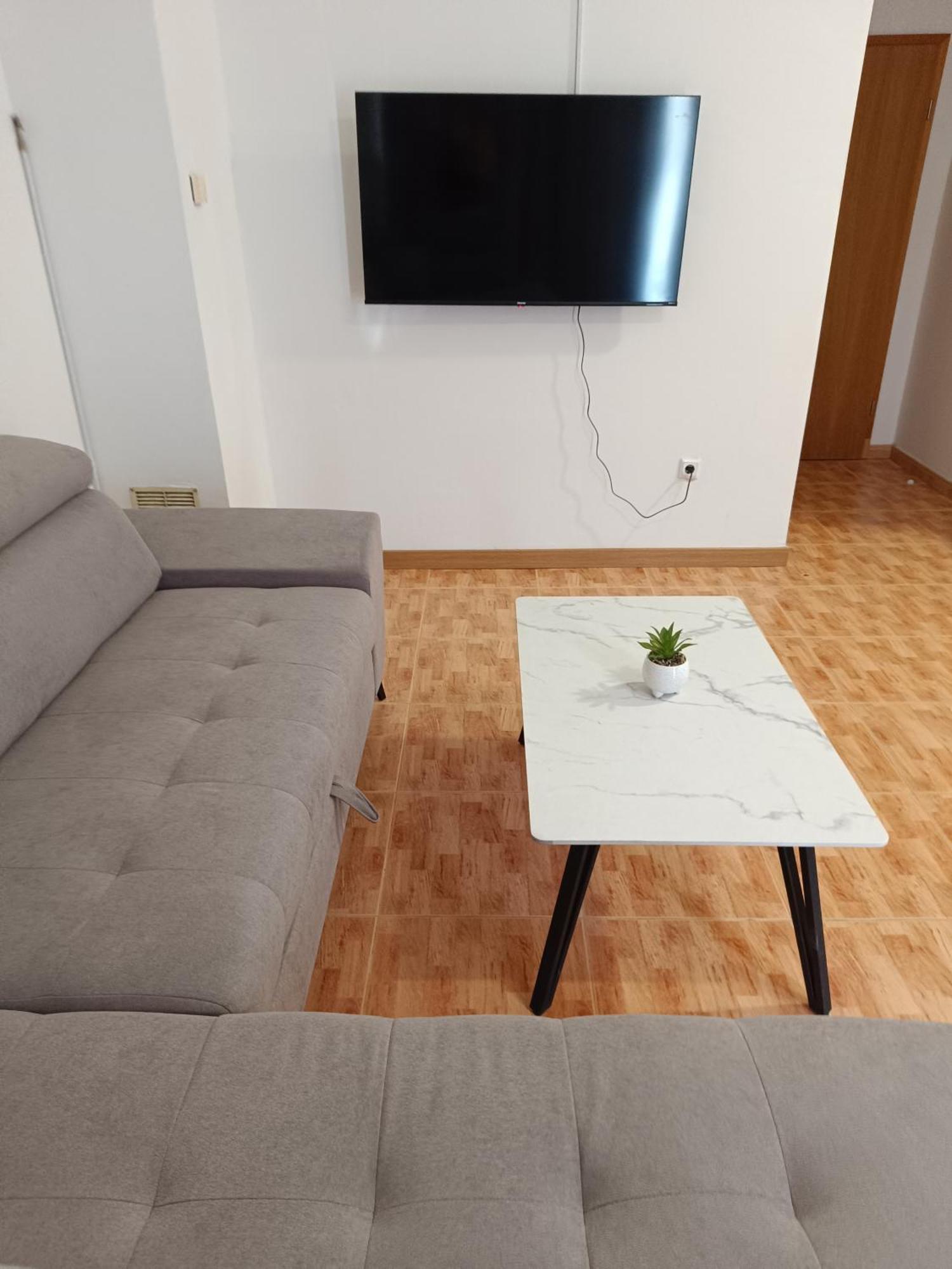 Apartmani "Radi" Baška Voda Eksteriør billede
