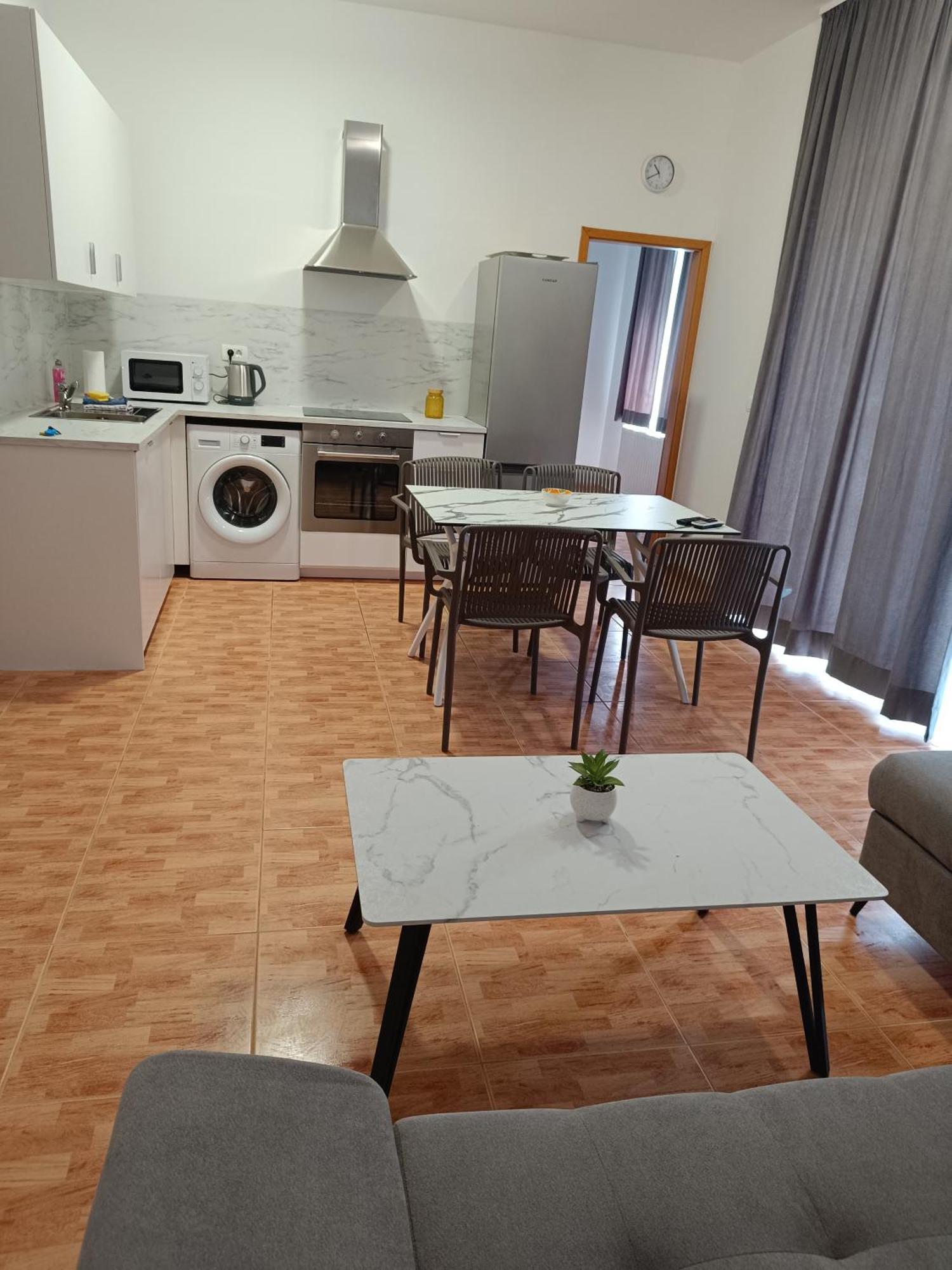 Apartmani "Radi" Baška Voda Eksteriør billede