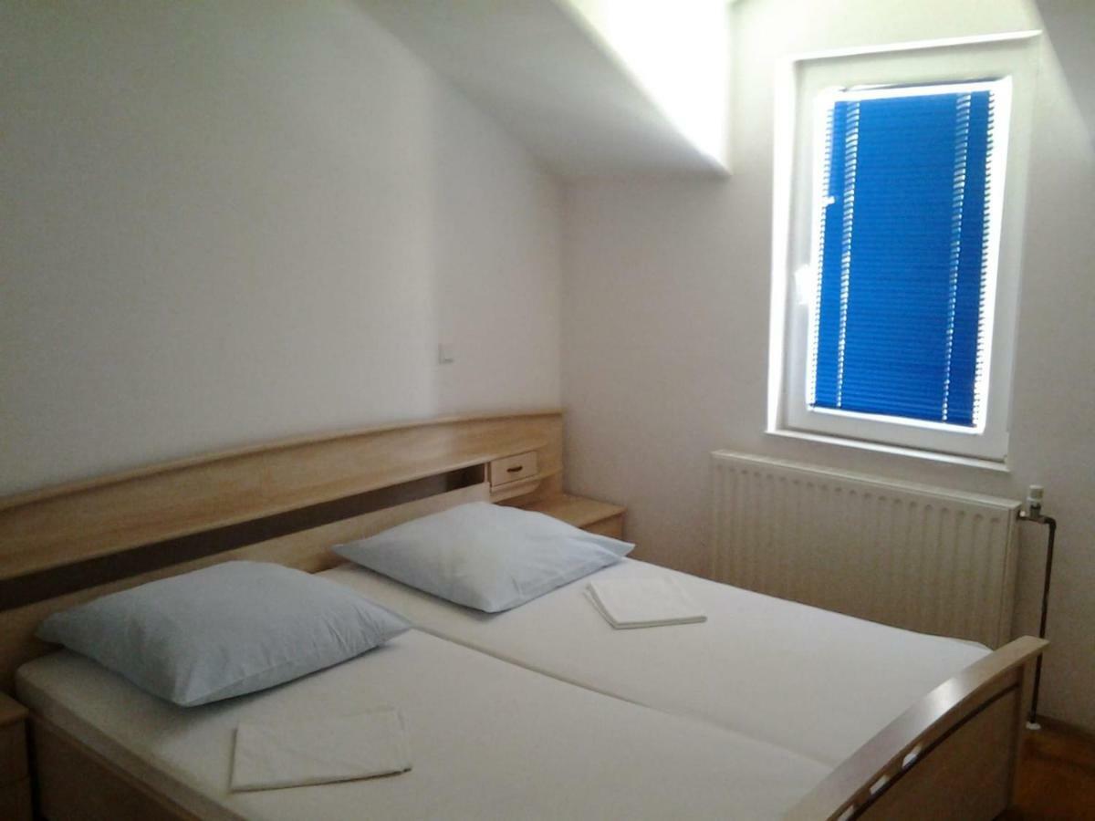 Apartmani "Radi" Baška Voda Eksteriør billede