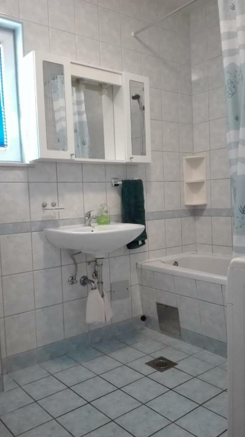 Apartmani "Radi" Baška Voda Eksteriør billede
